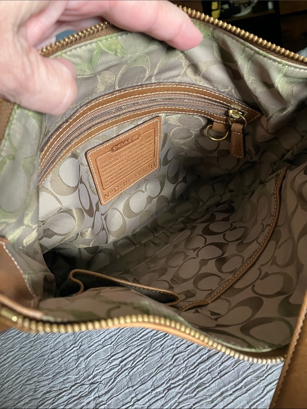 COACH. Vintage Leather Slim Duffle Bag in Tan with Brass Hardware. Great Shape! - Picture 7 of 16